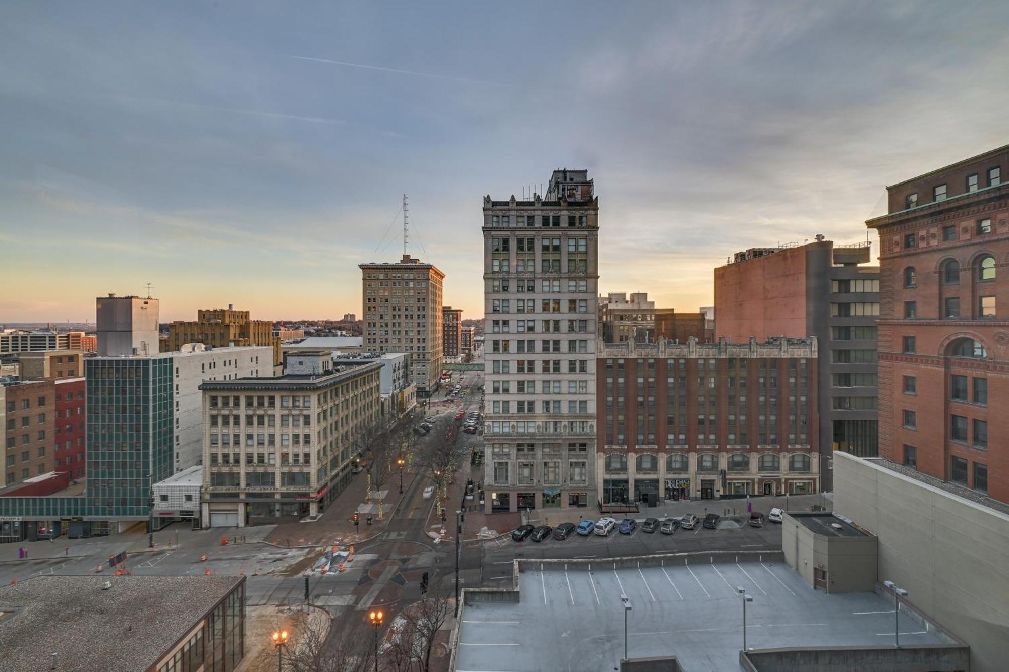 Historical Apt In Dtwn Omaha - Pets Welcome! Apartment Exterior photo